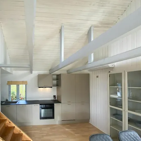 Modern Summer House Near Enebaerodde With Sea View בית נופש אוטרופ